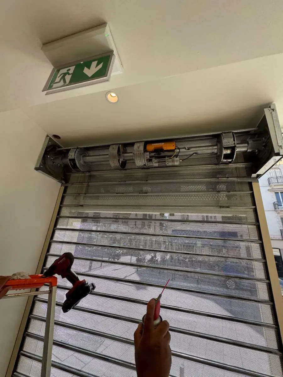 Entretien et maintenance de rideau métallique à Paris 16