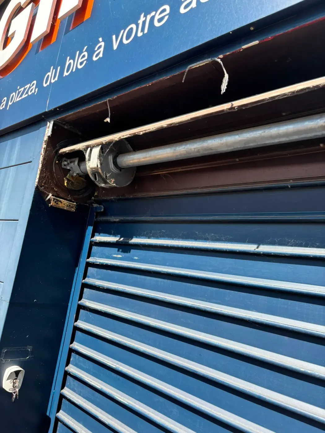 Réparation de rideau métallique à Paris 16